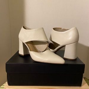 Naturalizer Hoda white Leather Shooties - US 7M